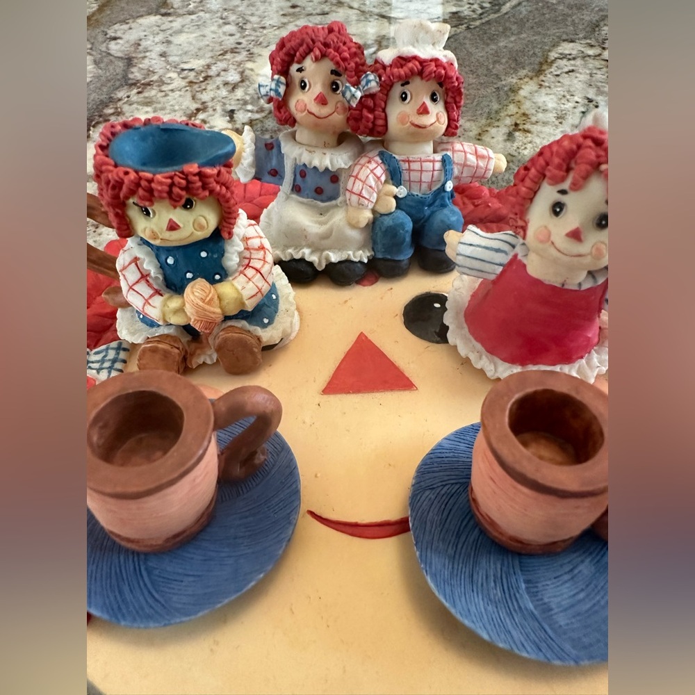 Raggedy Ann & Friends Miniature tea set - Picture 2 of 11